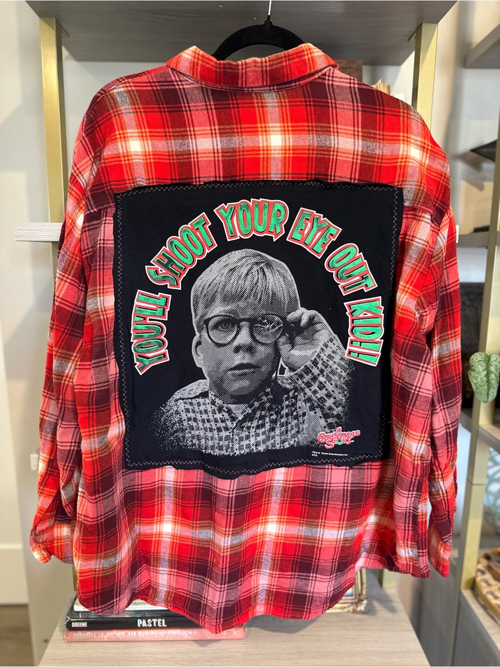 Men’s XL Button-Down Flannel Shirt with Christmas Story Patch